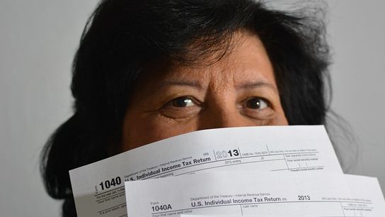 Protecting Yourself from Tax Identity Theft After an Address Change (featured)
