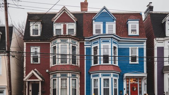 Portsmouth, NH Housing Market Shifts: Home Sales Fall 23% as Inventory Climbs 37% (Housing Market News)